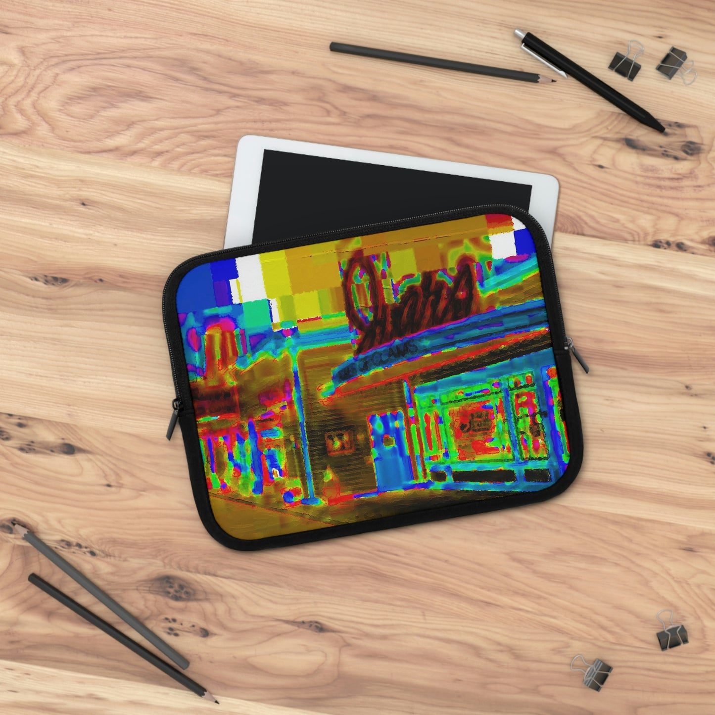 Laptop Sleeve ...  In-A-Hurry & Stressed? ... Remember: Keep "Clam" ... Clam_Happy ...  'Ivars: Seattle Waterfront' ... Personal Archives ... Original Works ...