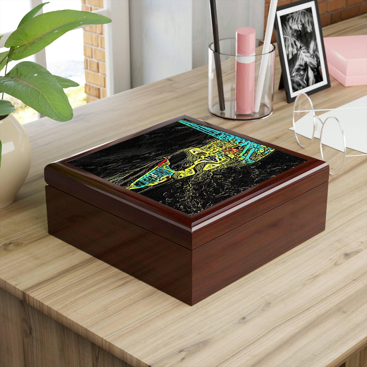 Jewelry Box ... "Snow Vehicle In Snow Storm At-Rest" ... Circa 12Mar23 ... Central Idaho ... 18-Hours Rendering Time: Original Works ...