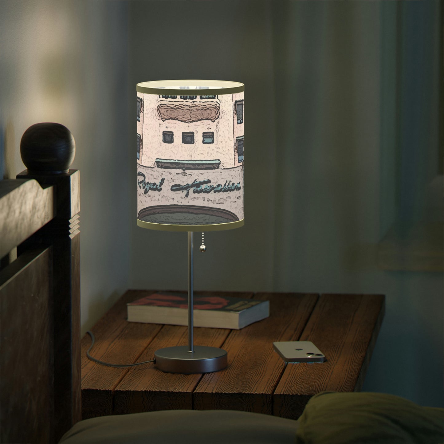 Lamp on a Stand, US|CA plug ...  "La Grande Entree" At: 'The Pink Palace' ... The Royal Hawai'ian ... Honolulu, HI ... '27Oct2014' ... Original Works ...