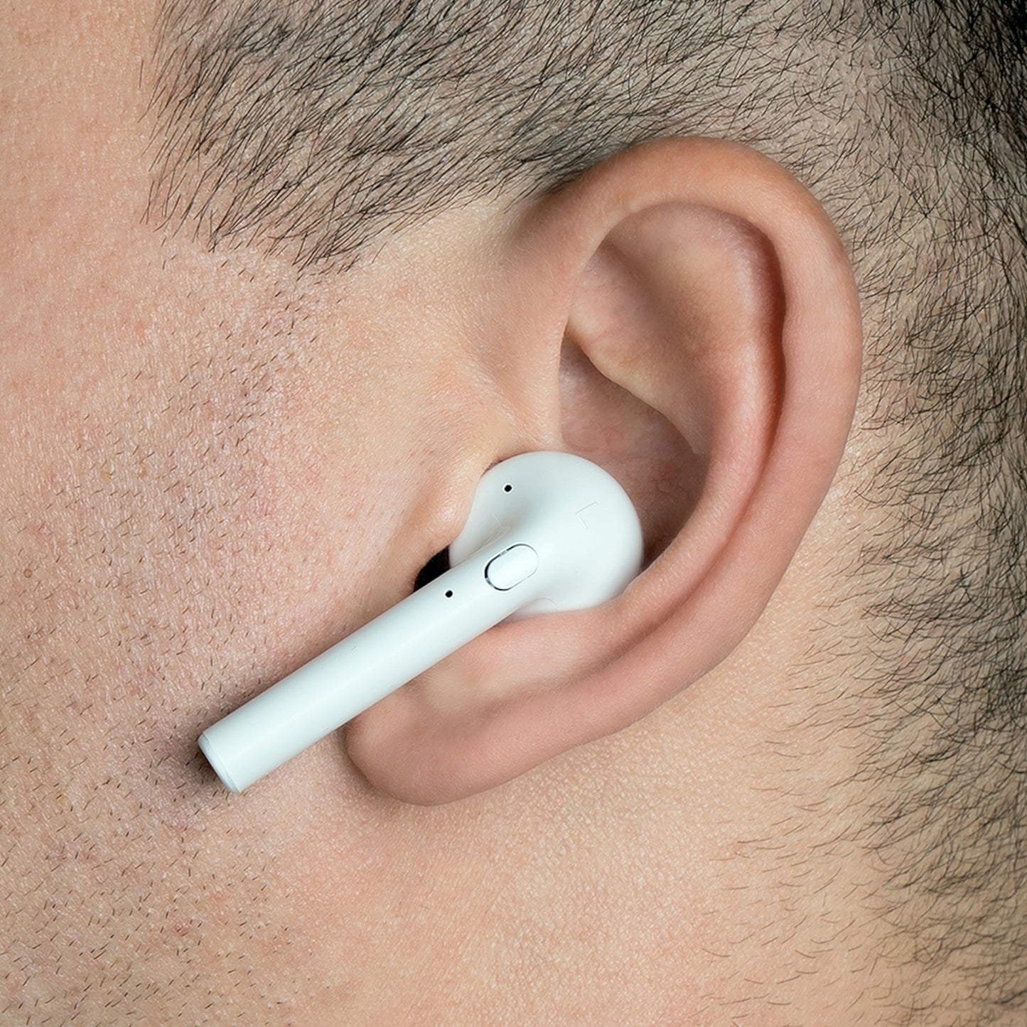Essos Wireless Earbuds ...  Lanai & Rocking Chairs At: 'The Pink Palace' ... The Royal Hawai'ian ... Honolulu, HI ... '27Oct2014' ... Original Works ...