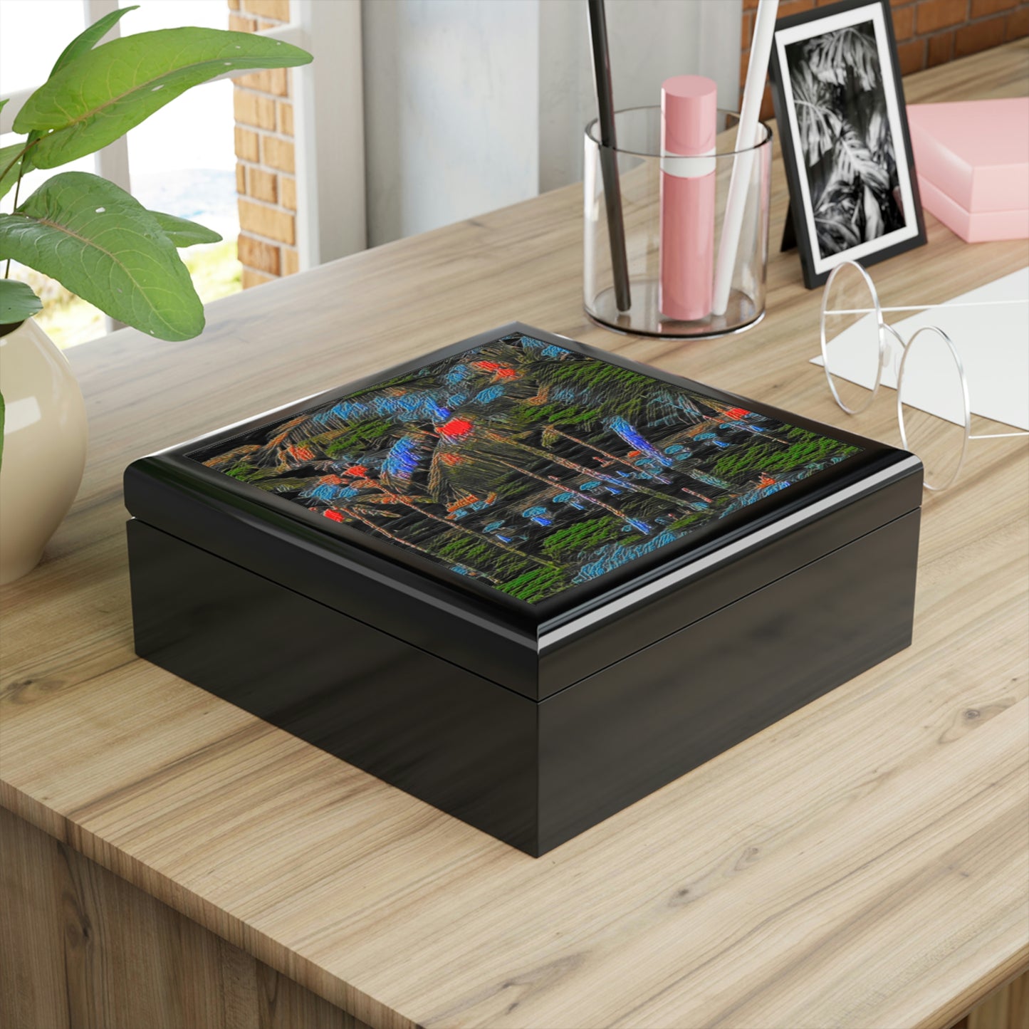 Jewelry Box ... "The Royal Hawai'ian: Waikiki Beach_Beach" ... Honolulu, HI ... Ocotber 2014 (Halloween) ... Original Works ...