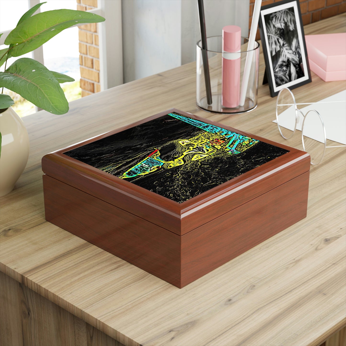 Jewelry Box ... "Snow Vehicle In Snow Storm At-Rest" ... Circa 12Mar23 ... Central Idaho ... 18-Hours Rendering Time: Original Works ...