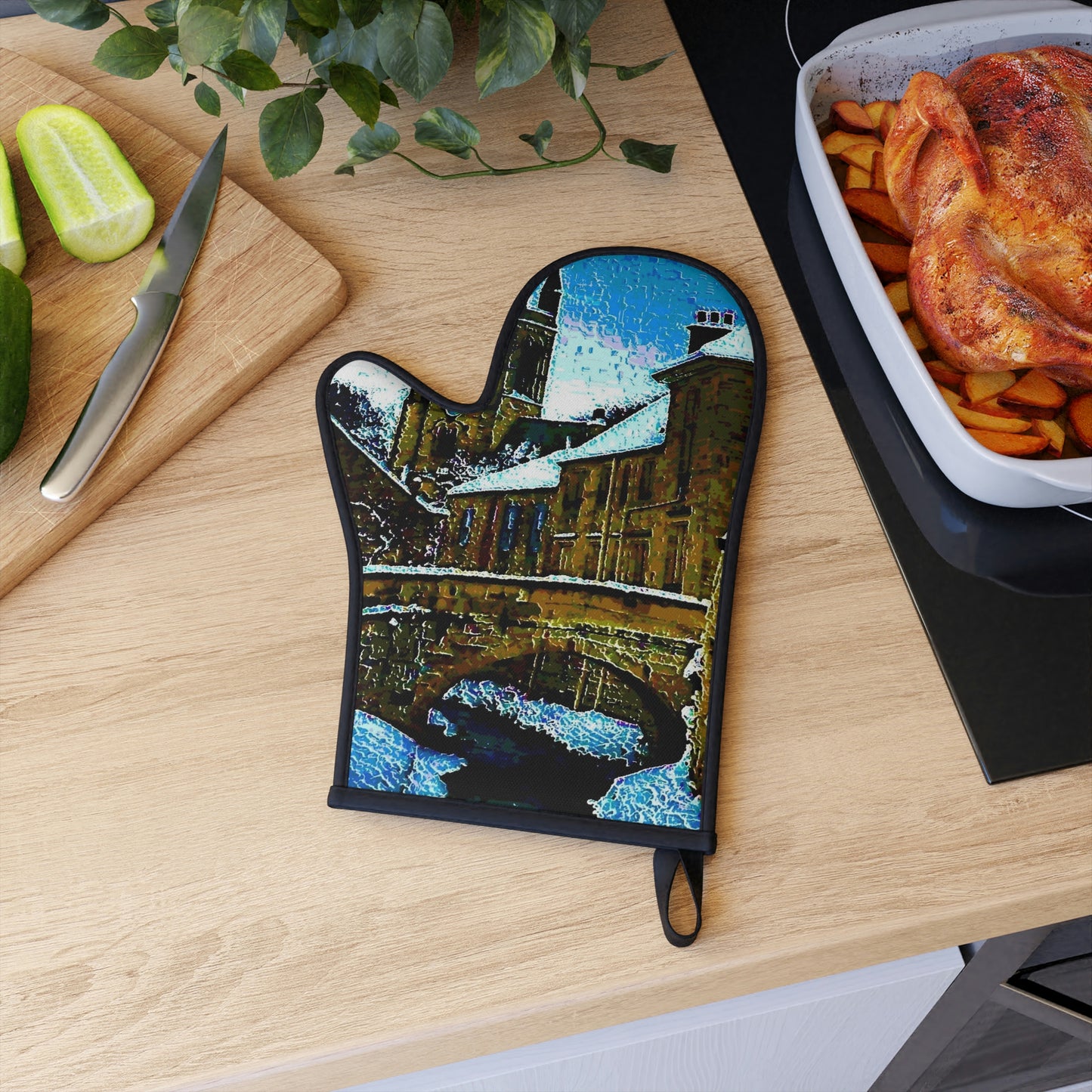Oven Glove ...   Walikng The Streets & Alleys ... 'Strolling The Canals ... '  ... Original Works  ...