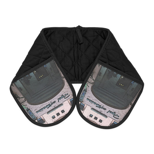 Oven Mitts ...  "La Grande Entree" At: 'The Pink Palace' ... The Royal Hawai'ian ... Honolulu, HI ... '27Oct2014' ... Original Works ...