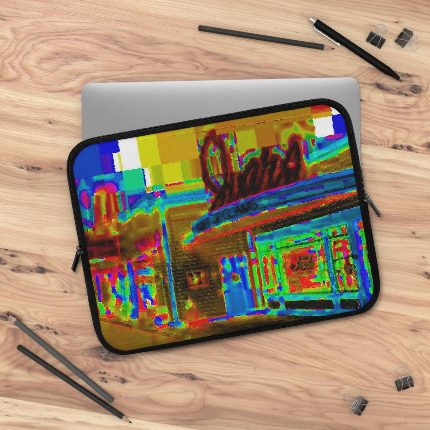 Laptop Sleeve ...  In-A-Hurry & Stressed? ... Remember: Keep "Clam" ... Clam_Happy ...  'Ivars: Seattle Waterfront' ... Personal Archives ... Original Works ...