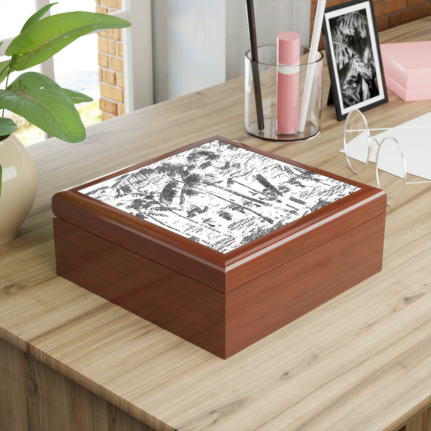Jewelry Box ... "The Royal Hawai'ian: Waikiki Beach_Beach" ... Honolulu, HI ... Ocotber 2014 (Halloween) ... Original Works ...